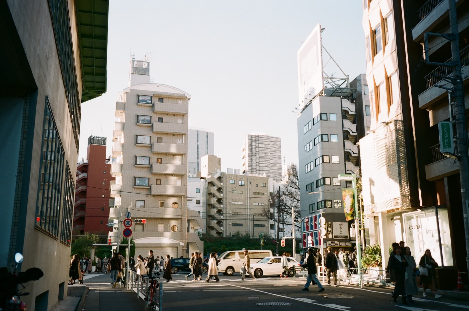 Tokyo on Sun, December 15, 2024 by cle (Christian Le)
